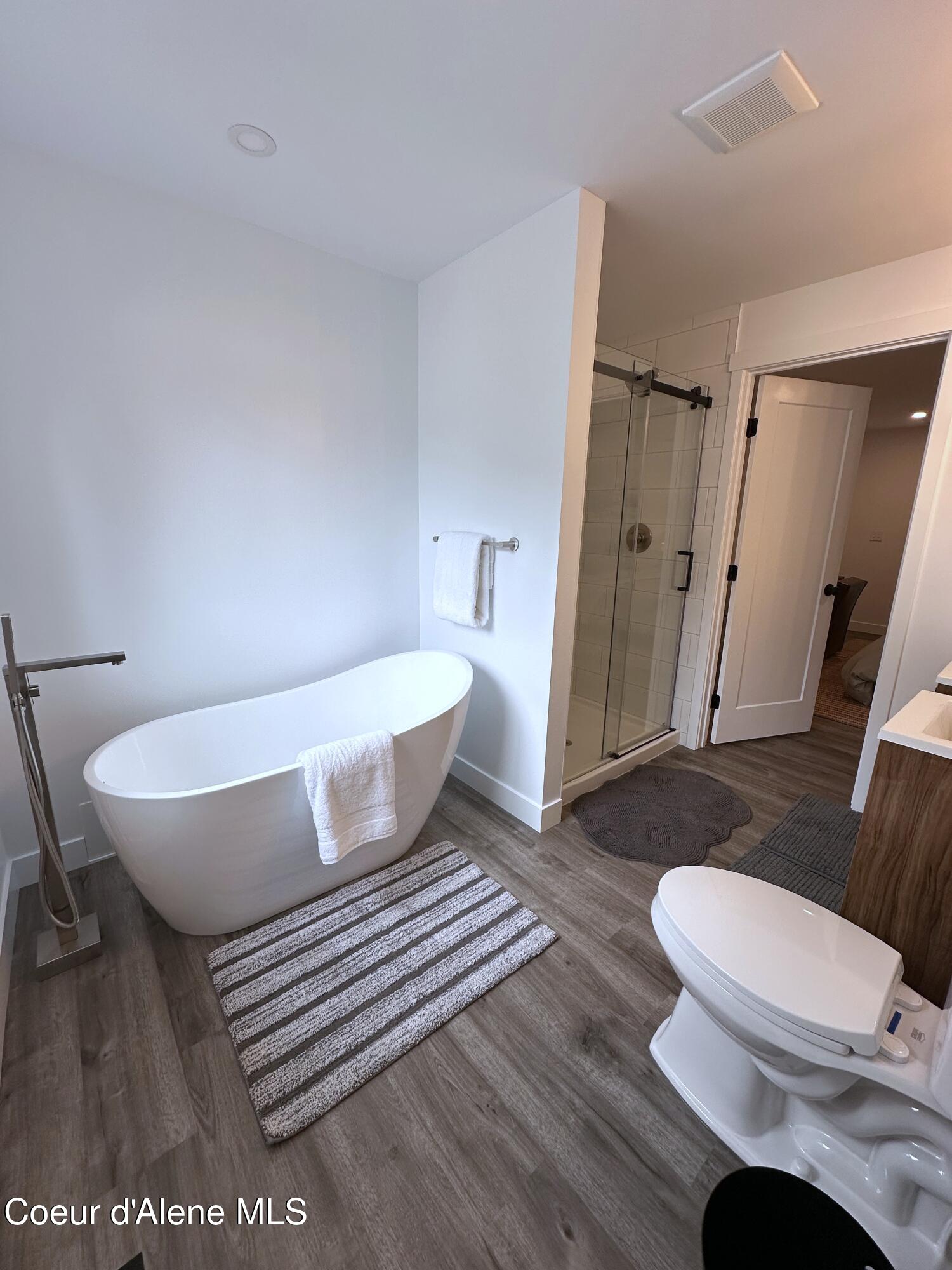 Coeur d'Alene, Idaho, 83814, United States, 4 Bedrooms Bedrooms, ,3 BathroomsBathrooms,Residential,For Sale,2000099