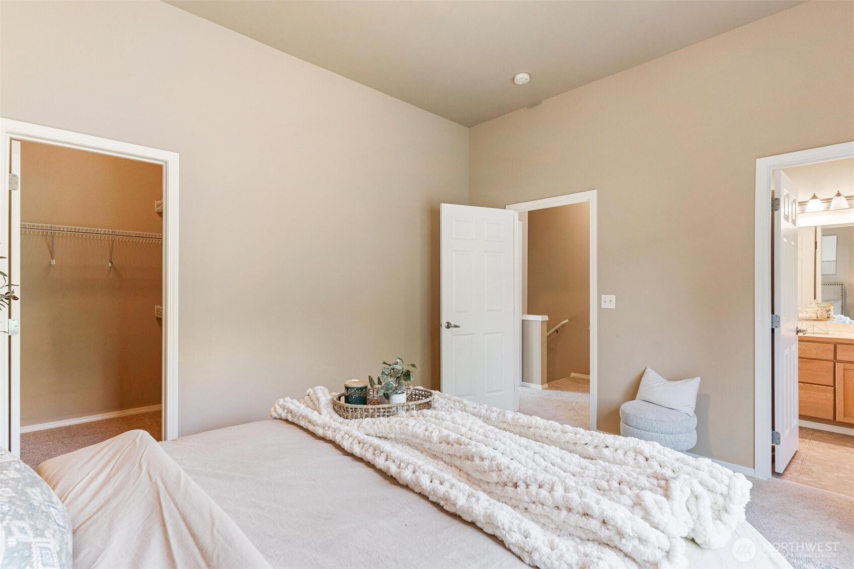 Kenmore, Washington, 98028, United States, 3 Bedrooms Bedrooms, ,2 BathroomsBathrooms,Residential,For Sale,1974587