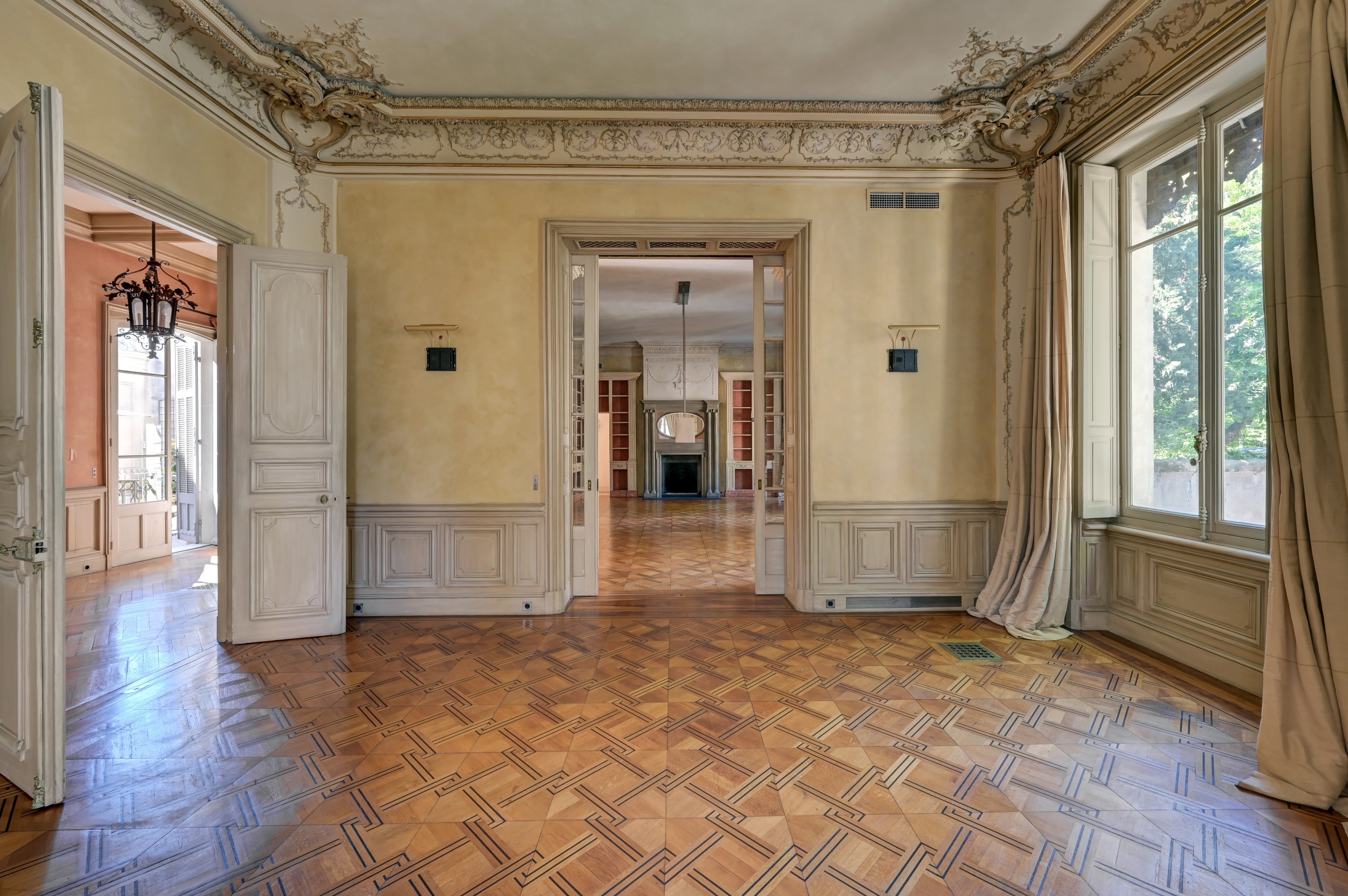  Exceptional 19th-century private mansion with interior courtyard, in the heart … - 物件實景