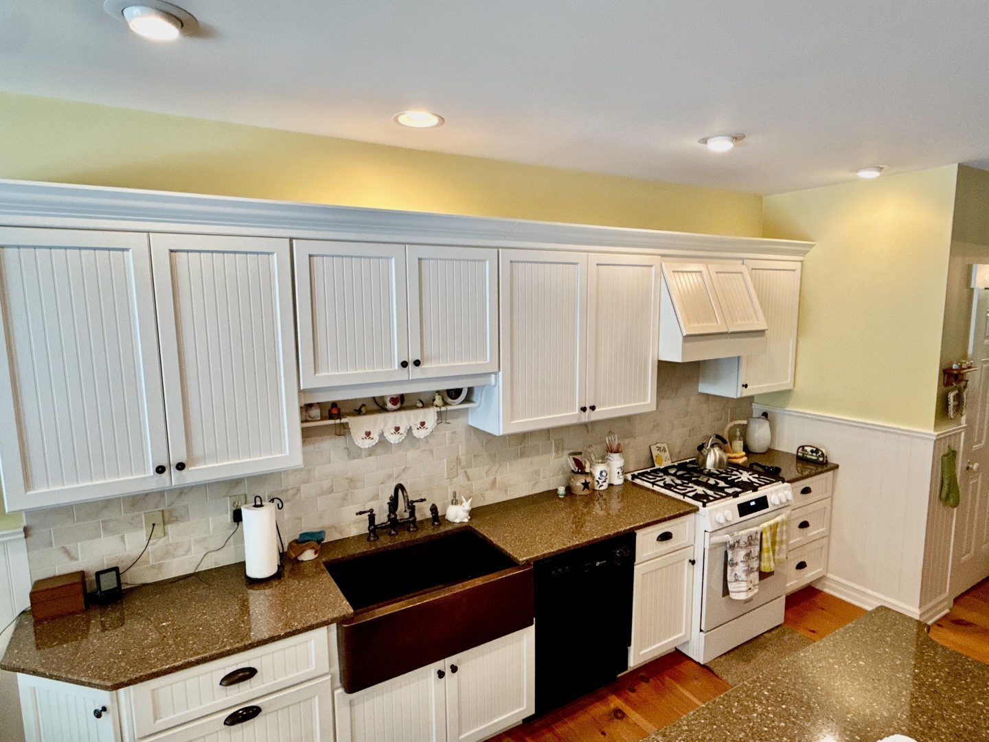 Hawley, Pennsylvania, 18428, United States, 3 Bedrooms Bedrooms, ,4 BathroomsBathrooms,Residential,For Sale,1846687