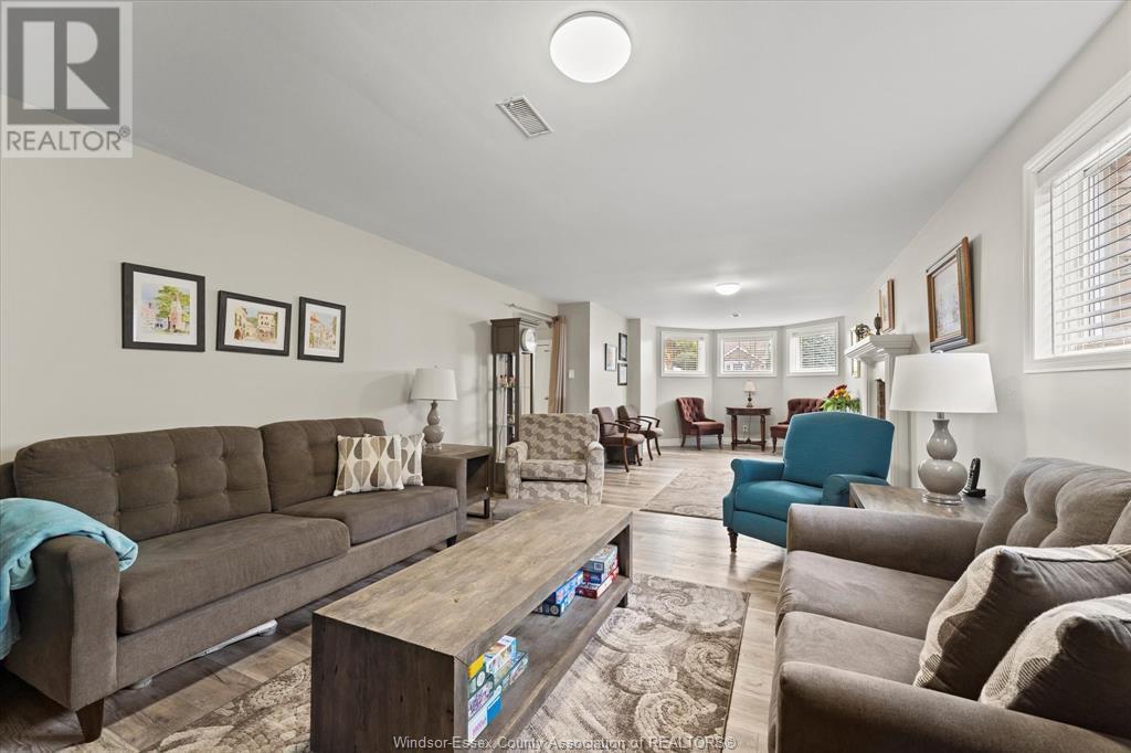 TILBURY, Ontario, N0P 2L0, CA, 3 Bedrooms Bedrooms, ,1 BathroomBathrooms,Residential,For Sale,1916893