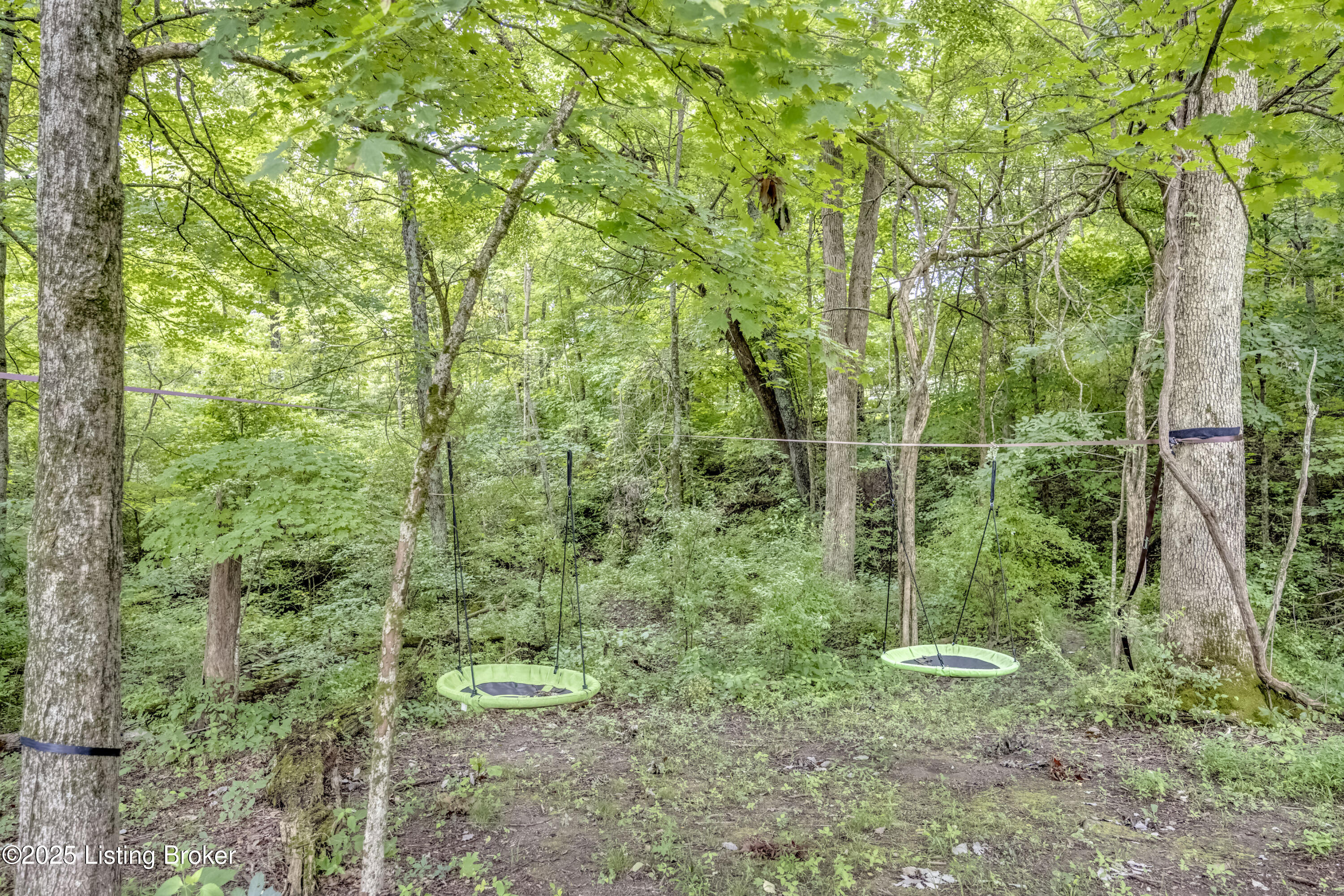 Crestwood, Kentucky, 40014, United States, 5 Bedrooms Bedrooms, ,4 BathroomsBathrooms,Residential,For Sale,1907085
