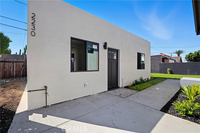 Los Angeles, California, 90043, United States, 6 Bedrooms Bedrooms, ,Residential,For Sale,1980930