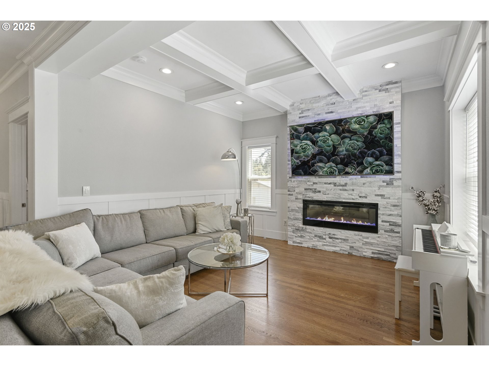 Vancouver, Washington, 98686, United States, 6 Bedrooms Bedrooms, ,3 BathroomsBathrooms,Residential,For Sale,1989368