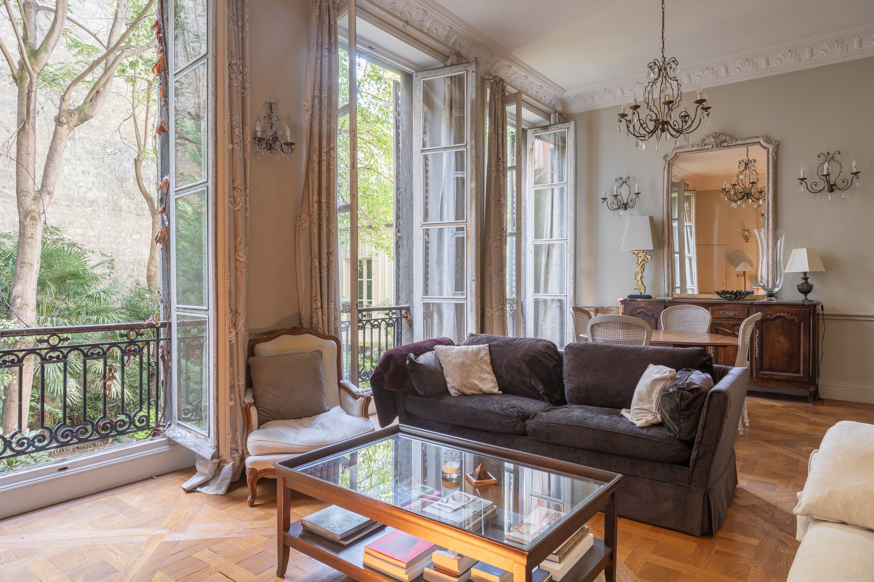  Elegant apartment overlooking a beautifully landscaped garden - 物件實景