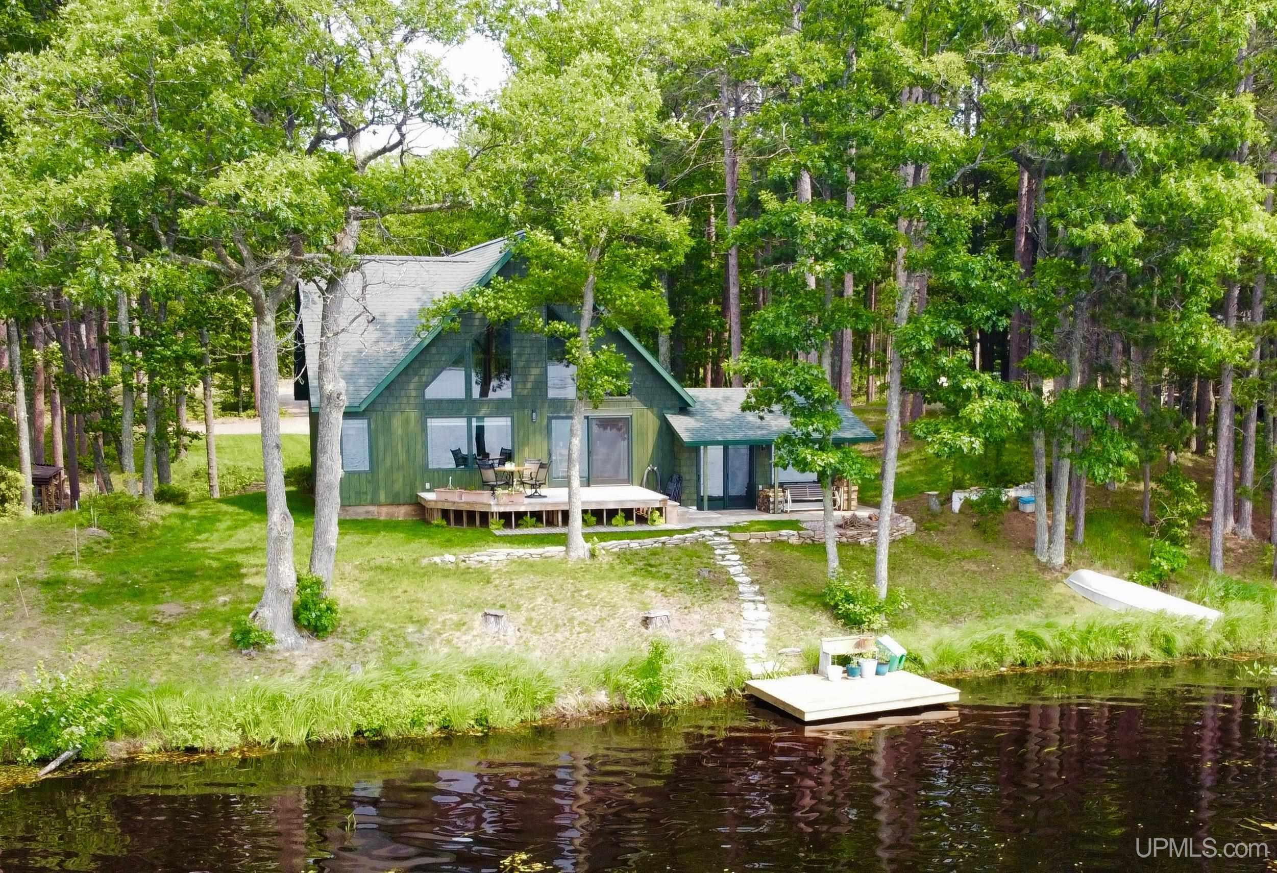 Marquette, Michigan, 49855, United States, 2 Bedrooms Bedrooms, ,4 BathroomsBathrooms,Residential,For Sale,1892873