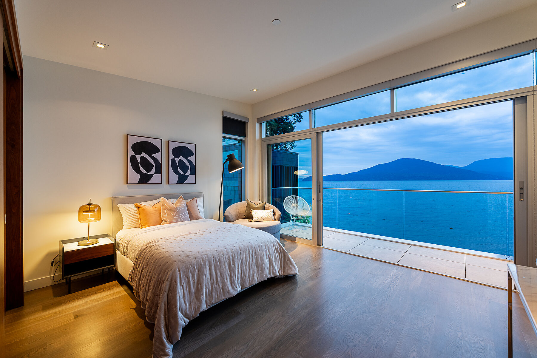  Amazing Waterfront Property - 物件實景