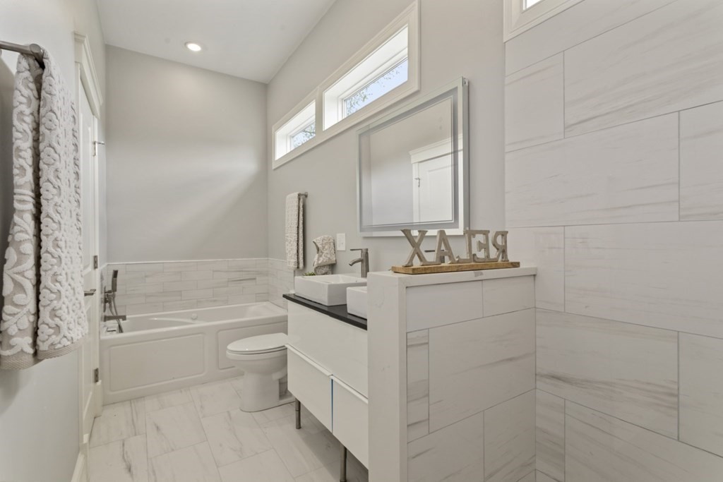 15 Woodbine St, 15, Somerville, Massachusetts, 02143, United States, 3 Bedrooms Bedrooms, ,3 BathroomsBathrooms,Residential,For Sale,15 Woodbine St , 15,1009384