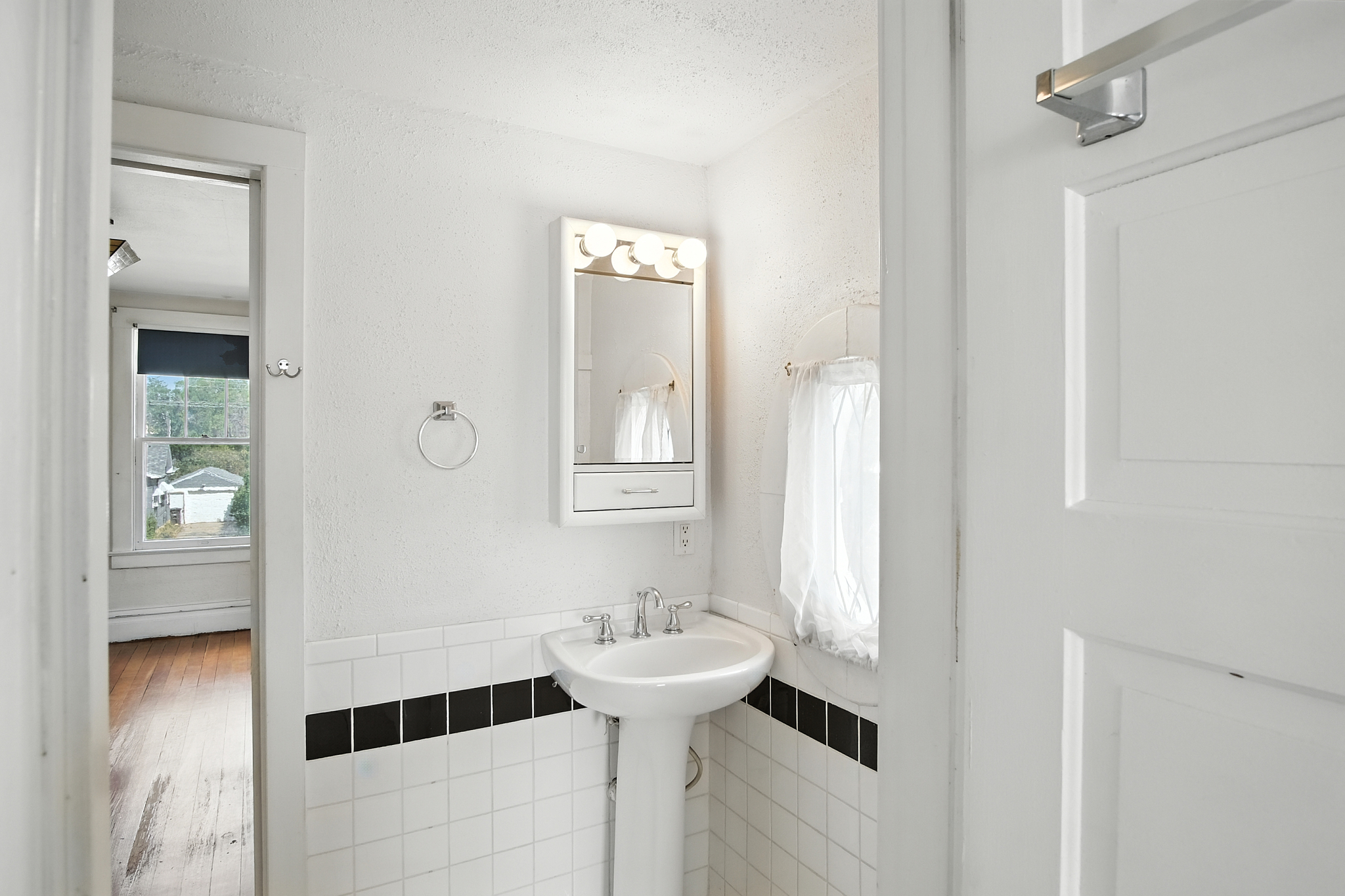 Hot Springs, South Dakota, 57747, United States, 5 Bedrooms Bedrooms, ,4 BathroomsBathrooms,Residential,For Sale,1983319