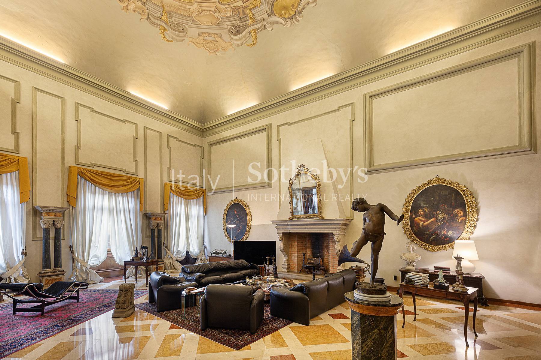  Exclusive residence with frescoes in a historic palace - 物件實景