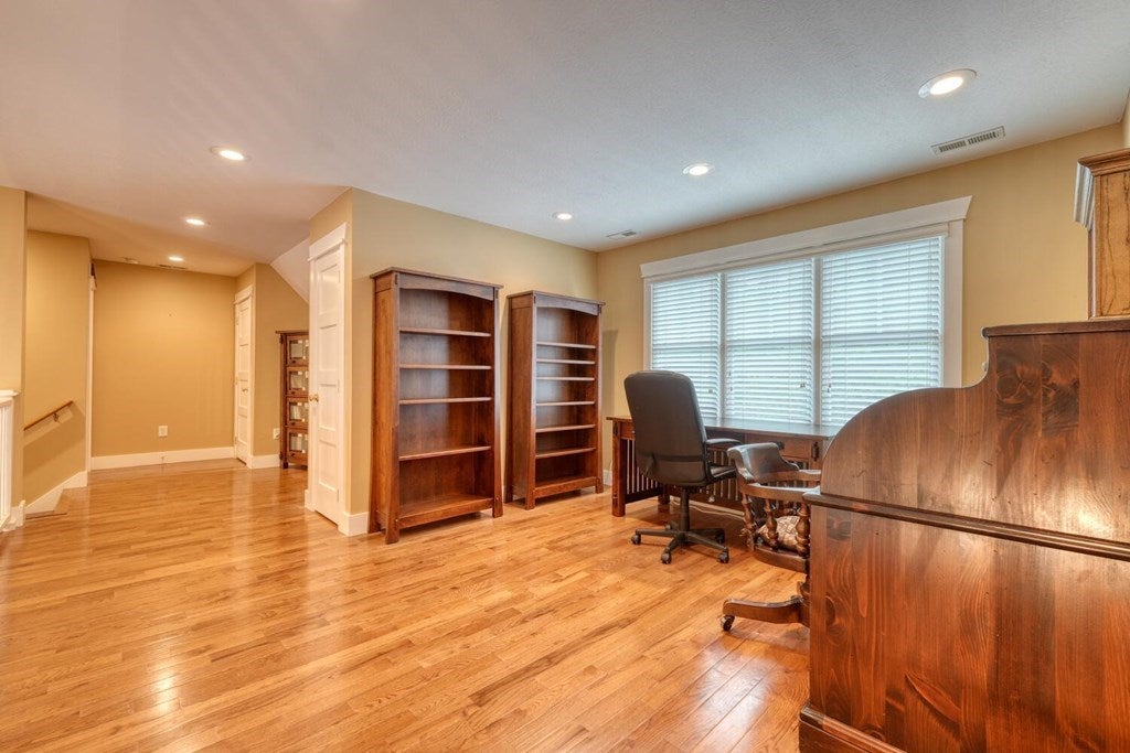 Blairsville, Georgia, 30512, United States, 5 Bedrooms Bedrooms, ,6 BathroomsBathrooms,Residential,For Sale,1901332