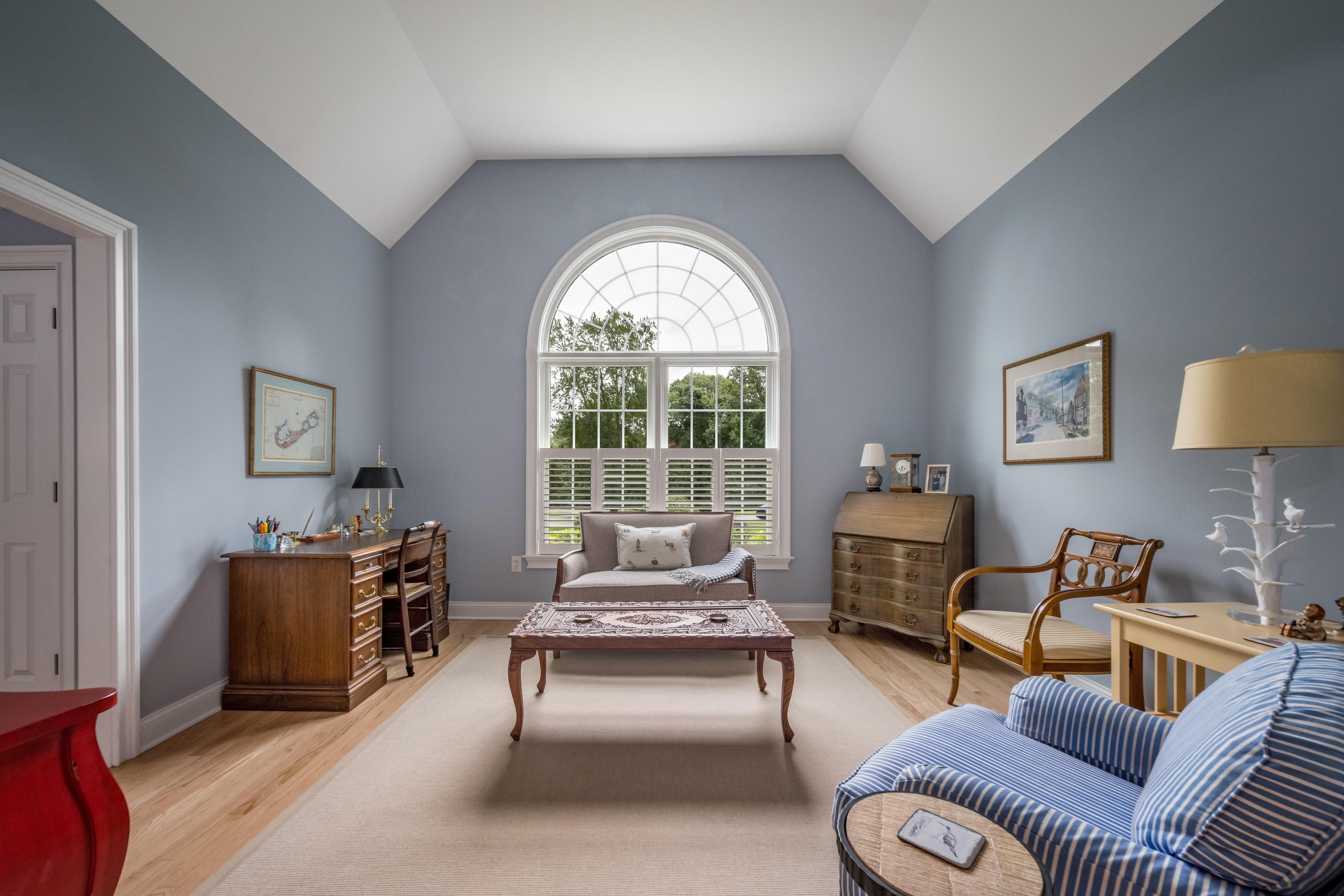  Meticulously Renovated Colonial is Coastal Sophistication - 物件實景