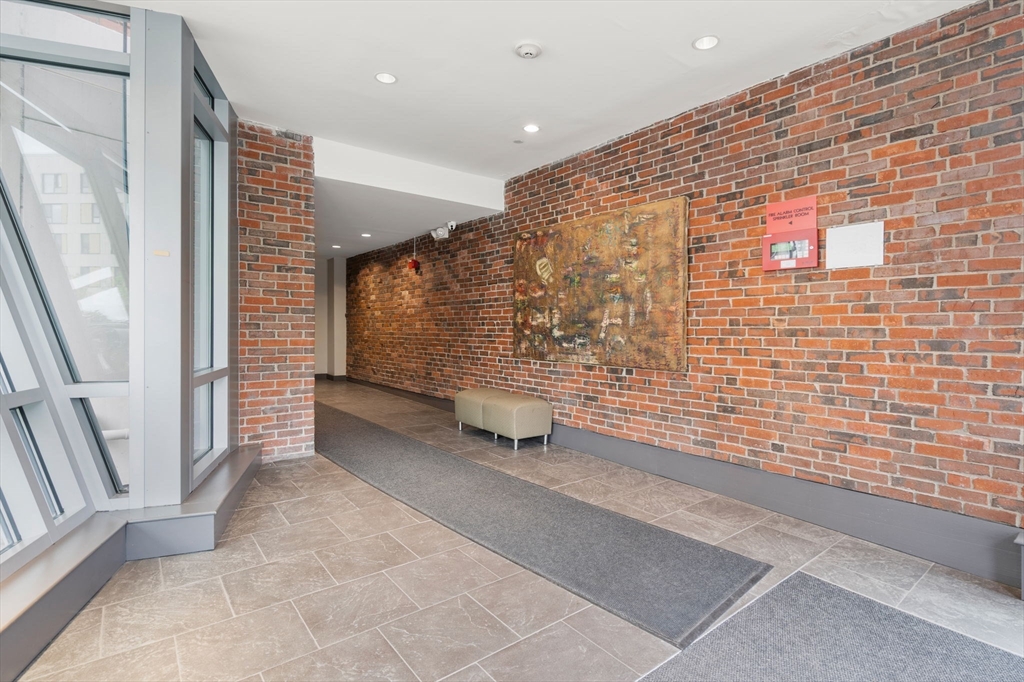 Boston, Massachusetts, 02135, United States, 3 Bedrooms Bedrooms, ,2 BathroomsBathrooms,Residential,For Sale,1827699