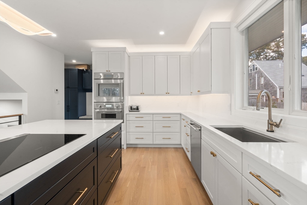 Marion, Massachusetts, 02738, United States, 3 Bedrooms Bedrooms, ,5 BathroomsBathrooms,Residential,For Sale,1987501