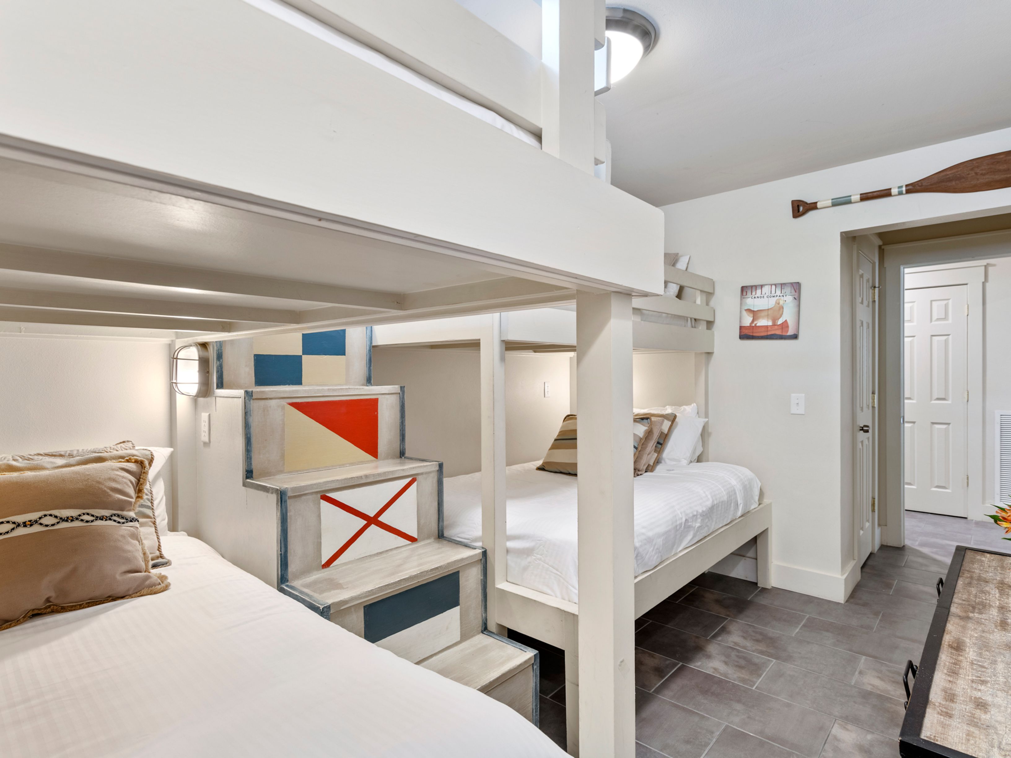  Lakefront Beach Retreat With Pool, Dock And Elevator - 物件實景