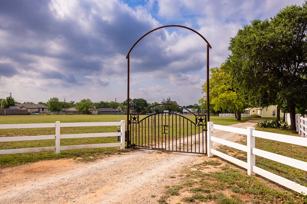 Fredericksburg, Texas, 78624, United States, 3 Bedrooms Bedrooms, ,2 BathroomsBathrooms,Residential,For Sale,1977273