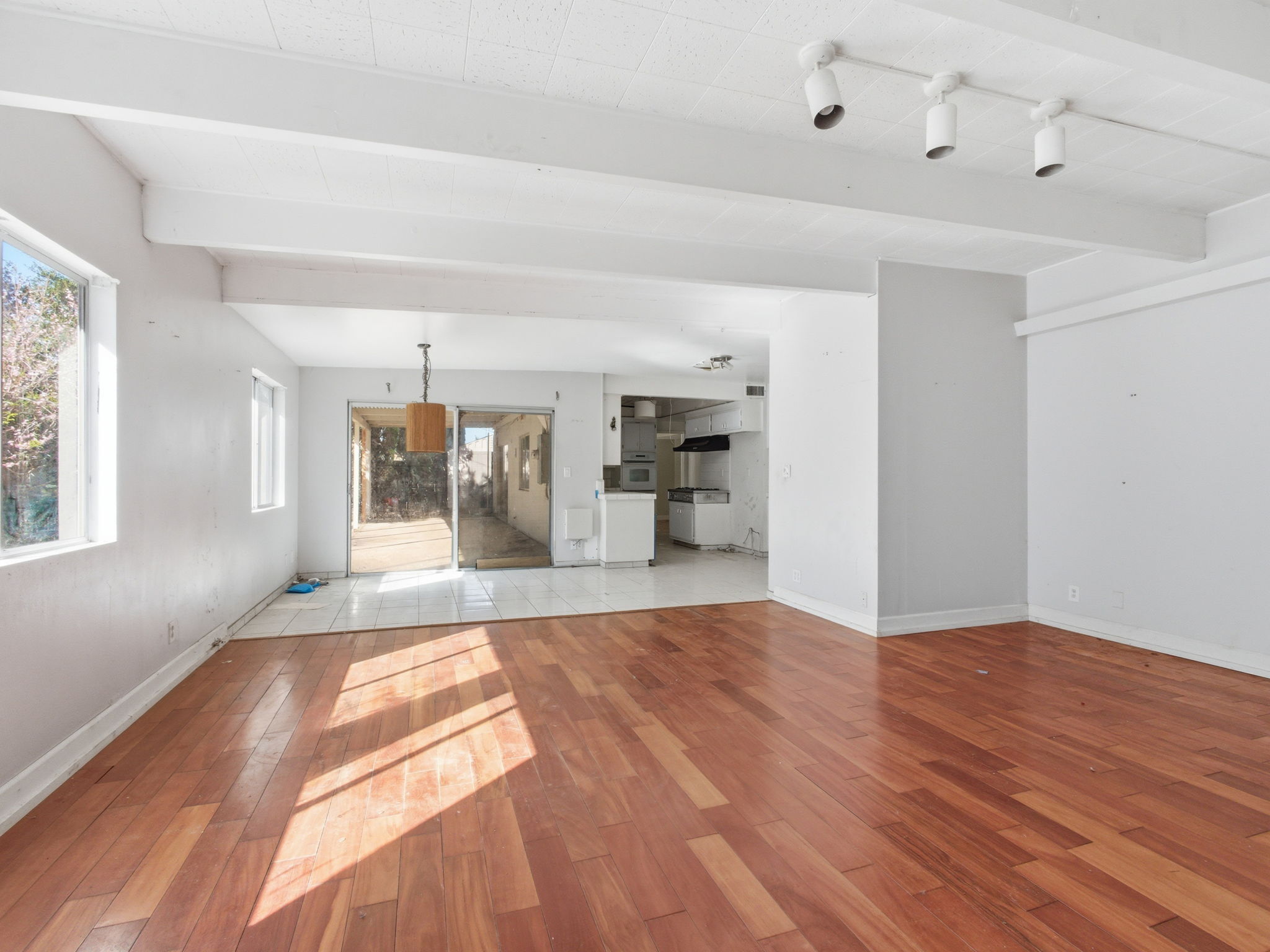  349 Somerset Cir - 物件實景