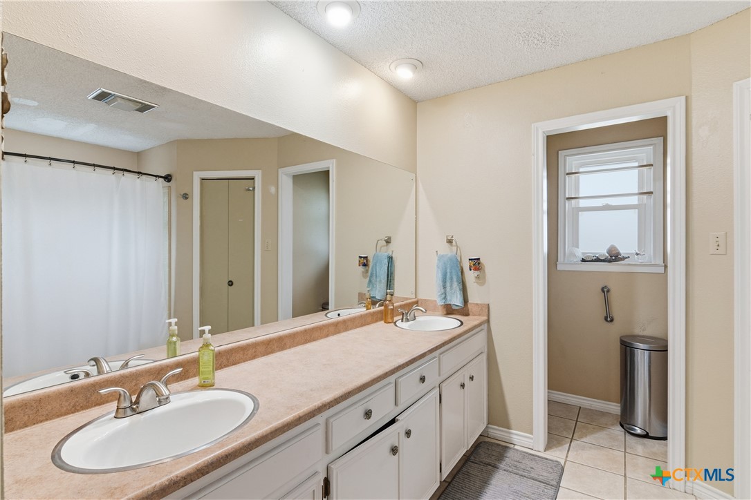 New Braunfels, Texas, 78130, United States, 3 Bedrooms Bedrooms, ,2 BathroomsBathrooms,Residential,For Sale,2049133