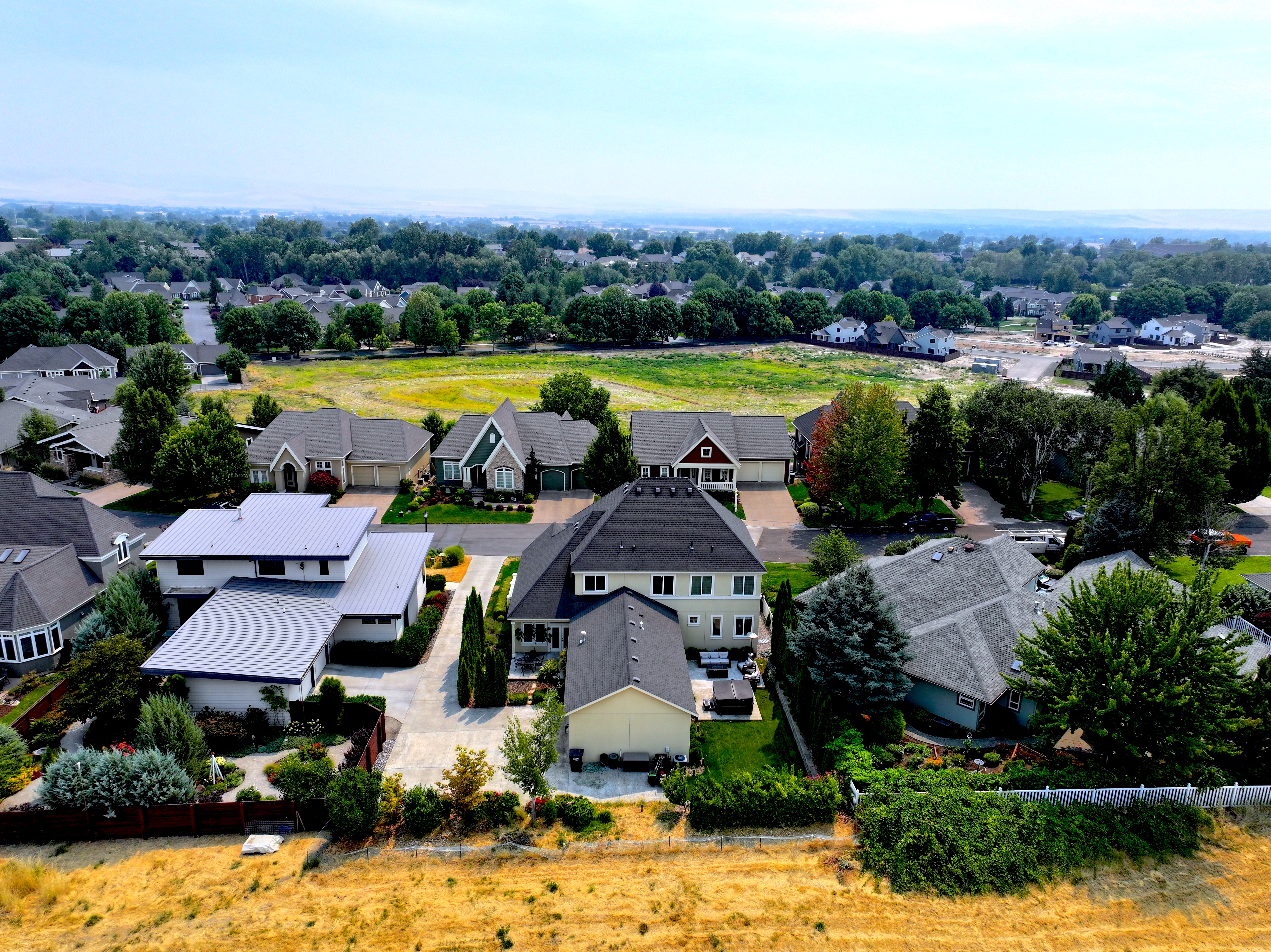  1017 SE Crestlane Drive - 物件實景