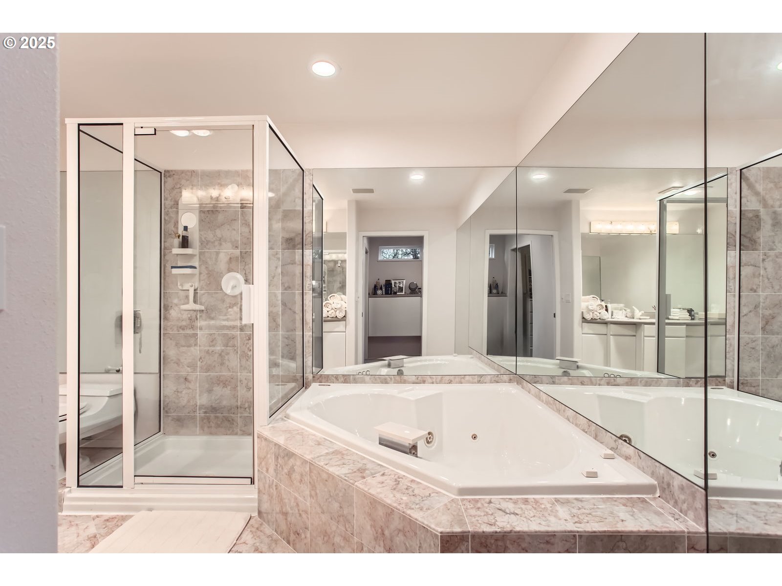 Portland, Oregon, 97229, United States, 3 Bedrooms Bedrooms, ,4 BathroomsBathrooms,Residential,For Sale,1982517