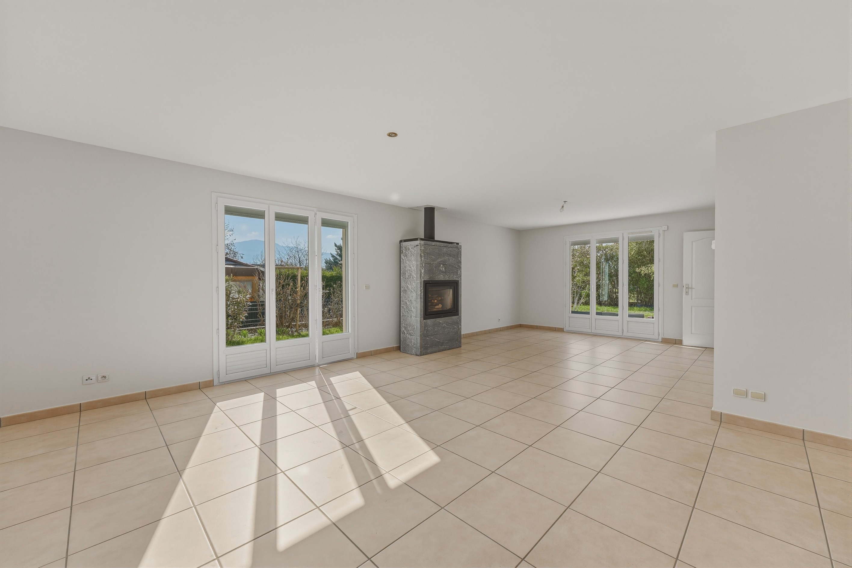  Elegant family home very close to the border in a quiet location - 物件實景