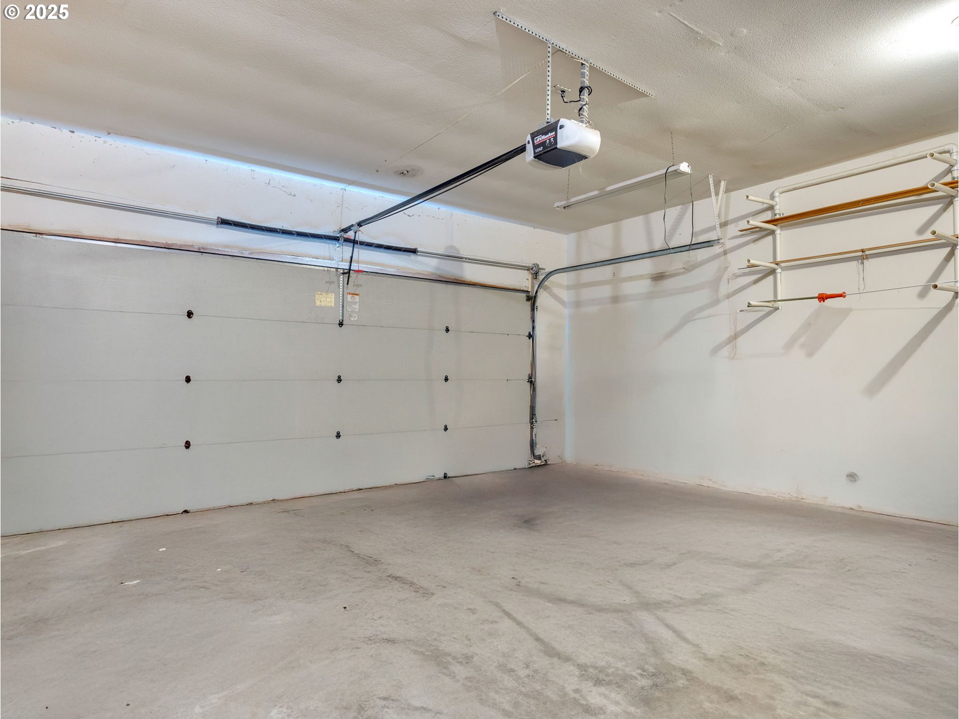 Troutdale, Oregon, 97060, United States, 3 Bedrooms Bedrooms, ,2 BathroomsBathrooms,Residential,For Sale,1984024