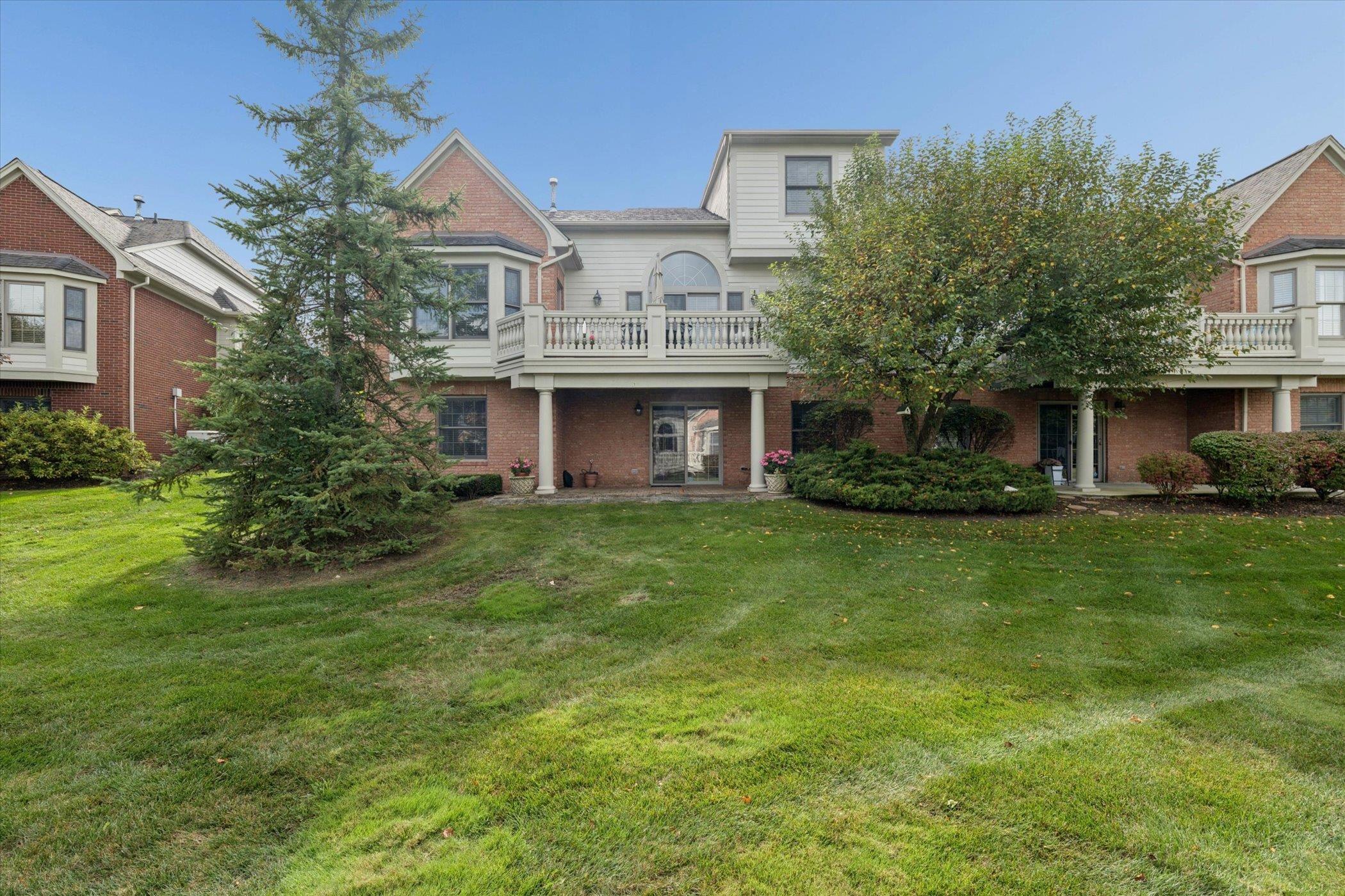 Oakland Twp, Michigan, 48306, United States, 2 Bedrooms Bedrooms, ,4 BathroomsBathrooms,Residential,For Sale,1984320