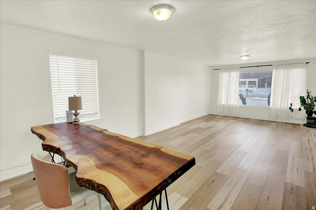 Sandy, Utah, 84094, United States, 4 Bedrooms Bedrooms, ,1 BathroomBathrooms,Residential,For Sale,2001958