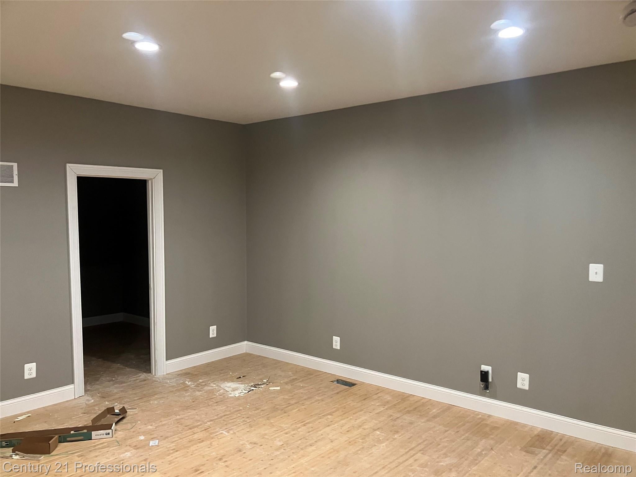 Allenton, Michigan, 48002, United States, 4 Bedrooms Bedrooms, ,3 BathroomsBathrooms,Residential,For Sale,1980291