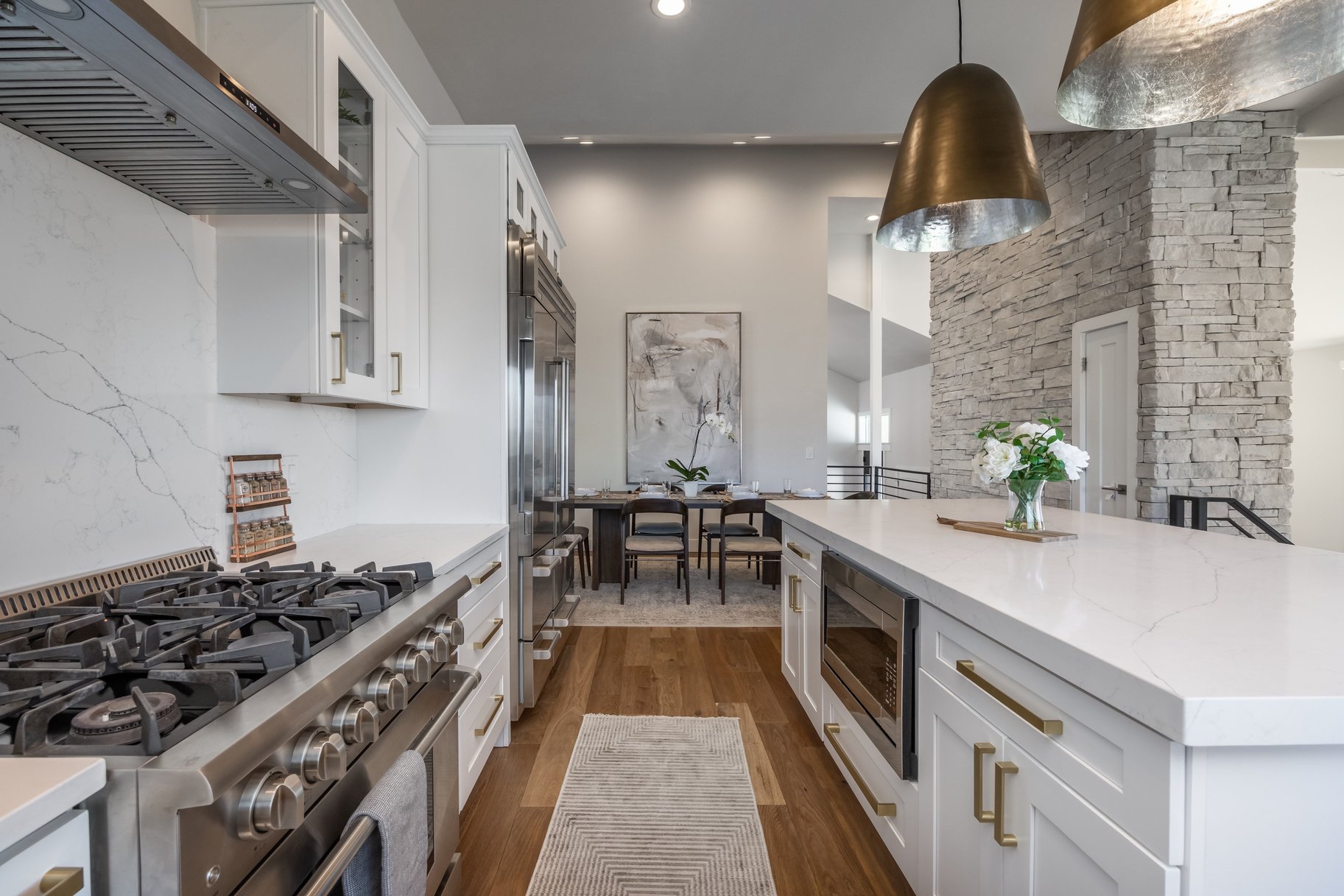  Stunning East Capitol Renovation - 物件實景
