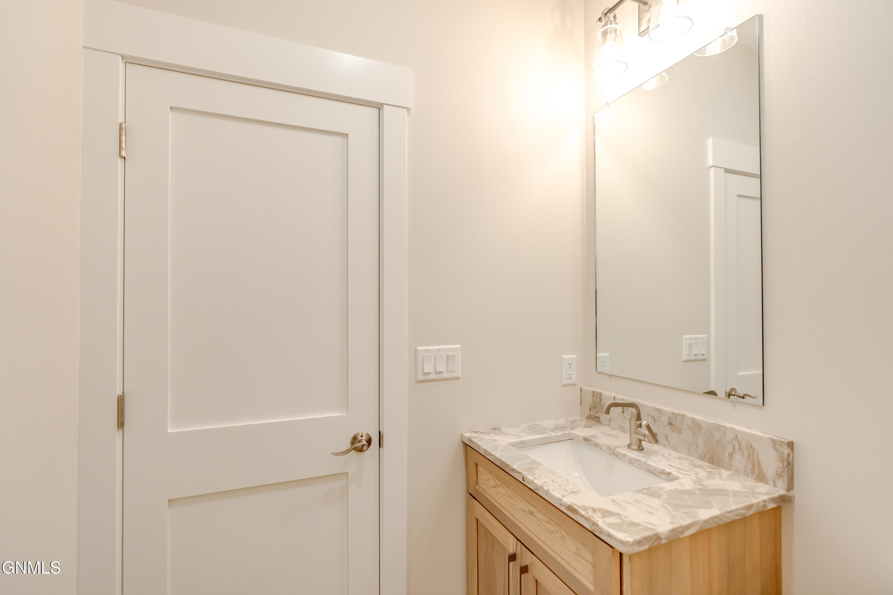 Bismarck, North Dakota, 58504, United States, 3 Bedrooms Bedrooms, ,3 BathroomsBathrooms,Residential,For Sale,1990229