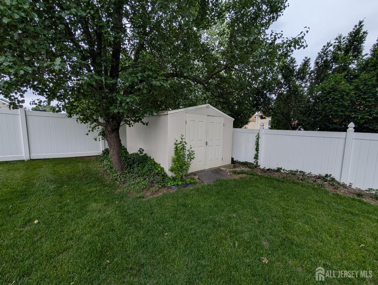 Old Bridge, New Jersey, 08857, United States, 3 Bedrooms Bedrooms, ,2 BathroomsBathrooms,Residential,For Sale,1849014