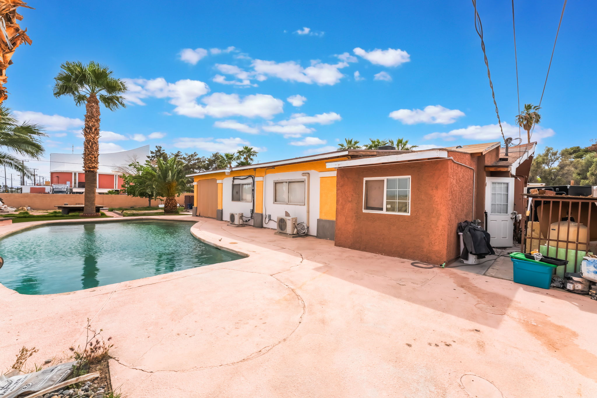 Las Vegas, Nevada, 89104, United States, 4 Bedrooms Bedrooms, ,2 BathroomsBathrooms,Residential,For Sale,1924151