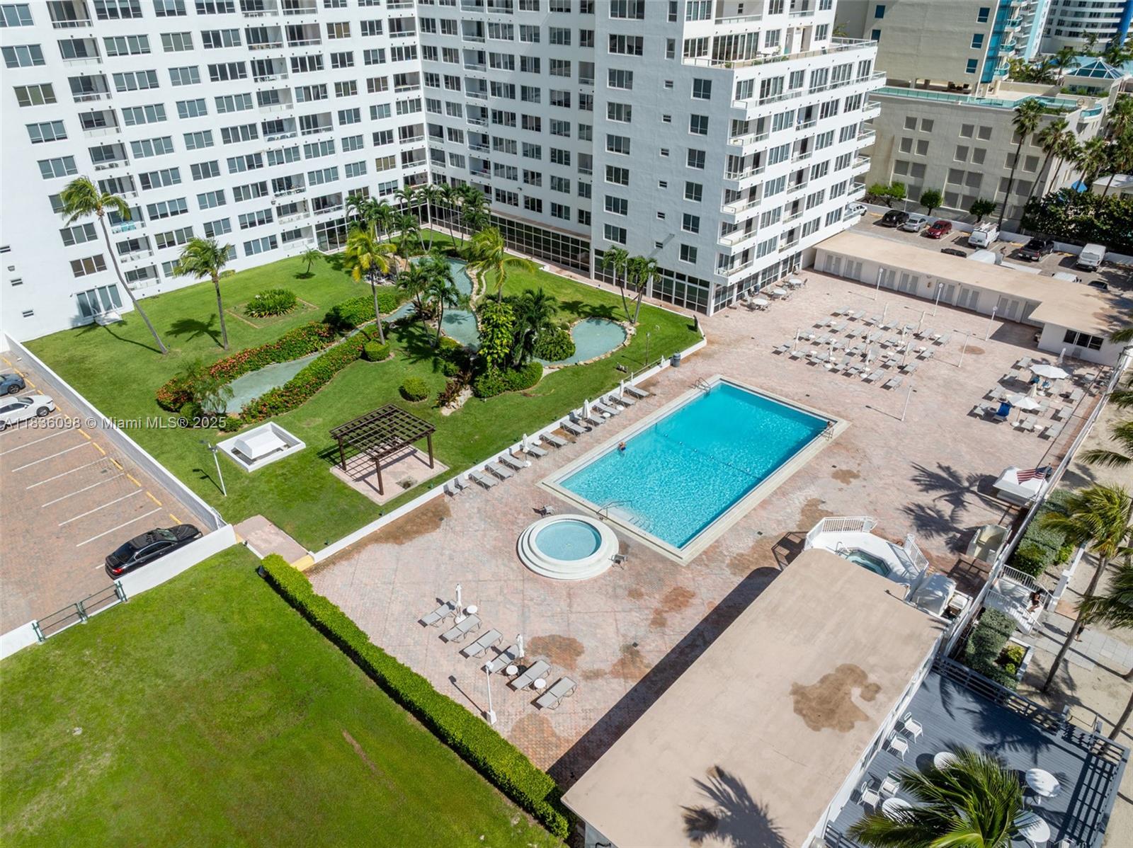 Miami Beach, Florida, 33140, United States, 2 Bedrooms Bedrooms, ,2 BathroomsBathrooms,Residential,For Sale,1885385
