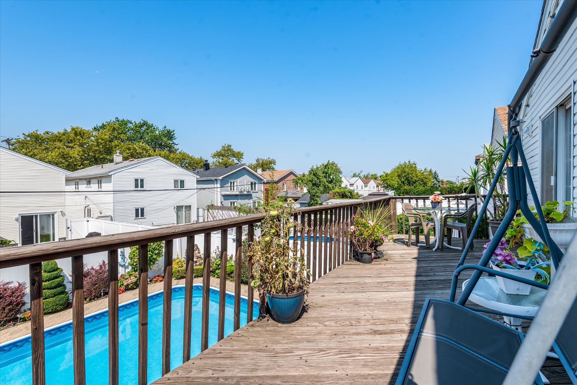 Howard Beach, New York, 11414, United States, 4 Bedrooms Bedrooms, ,2 BathroomsBathrooms,Residential,For Sale,1916184