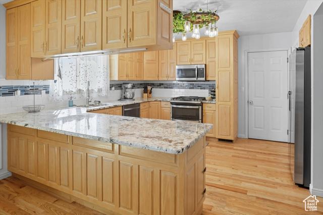 Brigham City, Utah, 84302, United States, 6 Bedrooms Bedrooms, ,4 BathroomsBathrooms,Residential,For Sale,1984055