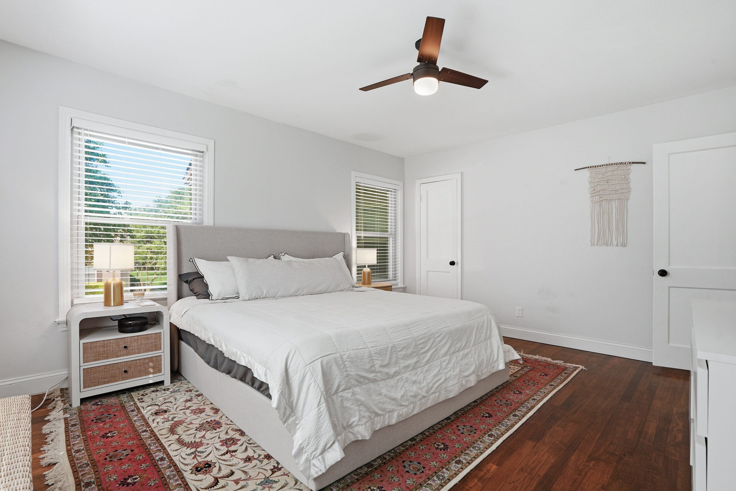  Rare Corner Unit Overlooking the Greenbelt in Sought-After Bordeaux Village - 物件實景