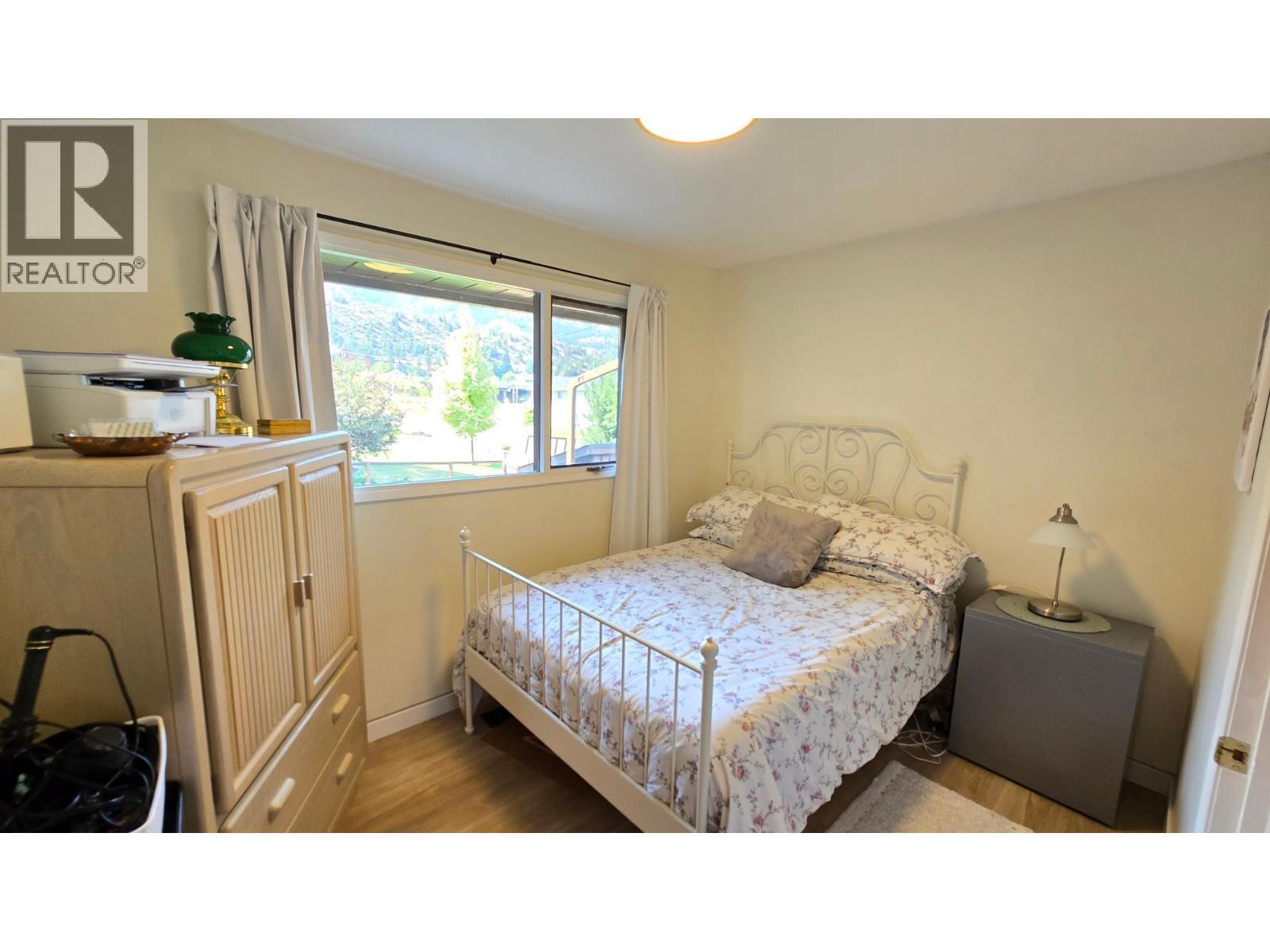 KAMLOOPS, British Columbia, V2C 4Y6, CA, 3 Bedrooms Bedrooms, ,2 BathroomsBathrooms,Residential,For Sale,1950750