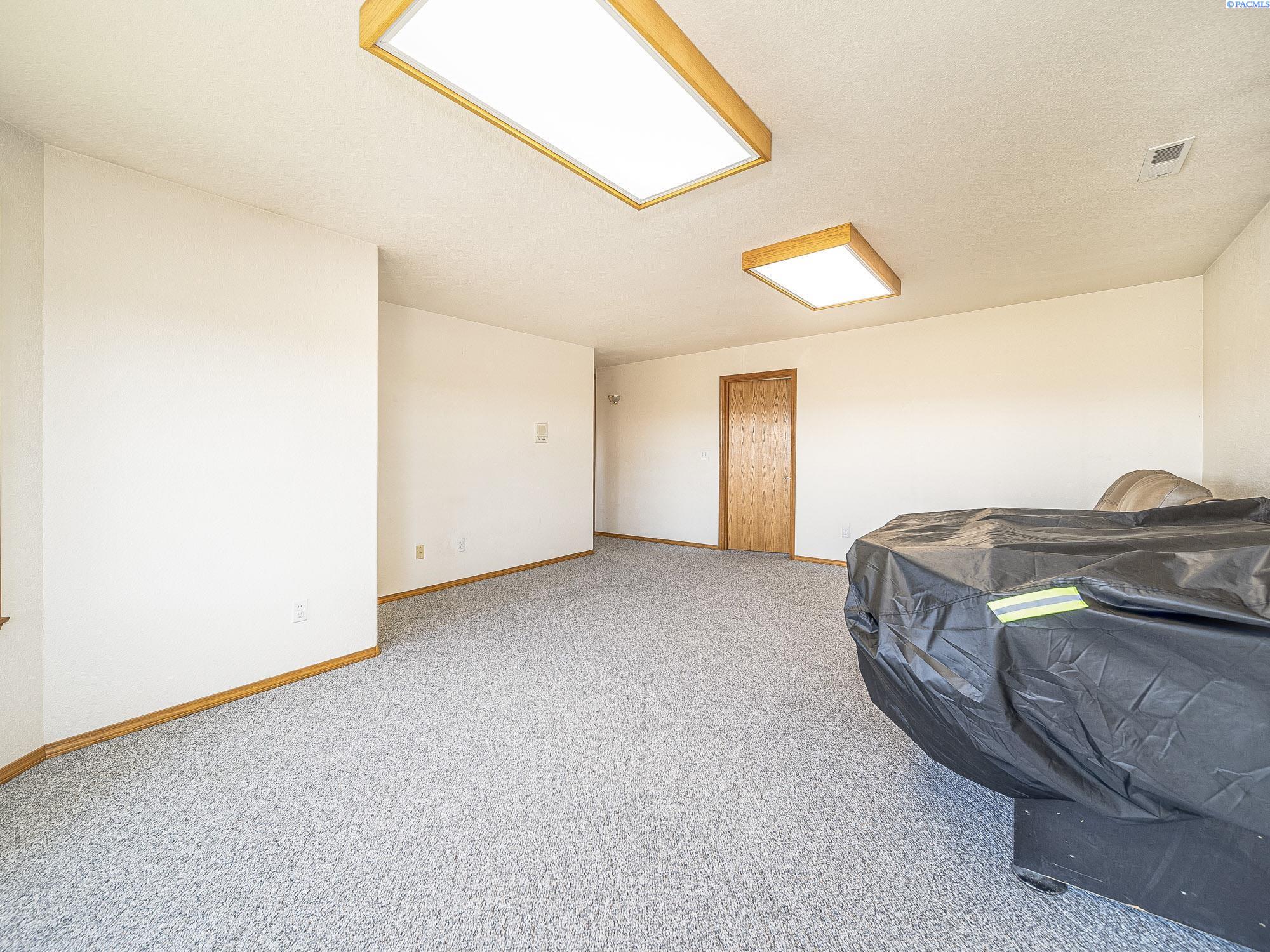 Yakima, Washington, 98908-0000, United States, 4 Bedrooms Bedrooms, ,2 BathroomsBathrooms,Residential,For Sale,1827891
