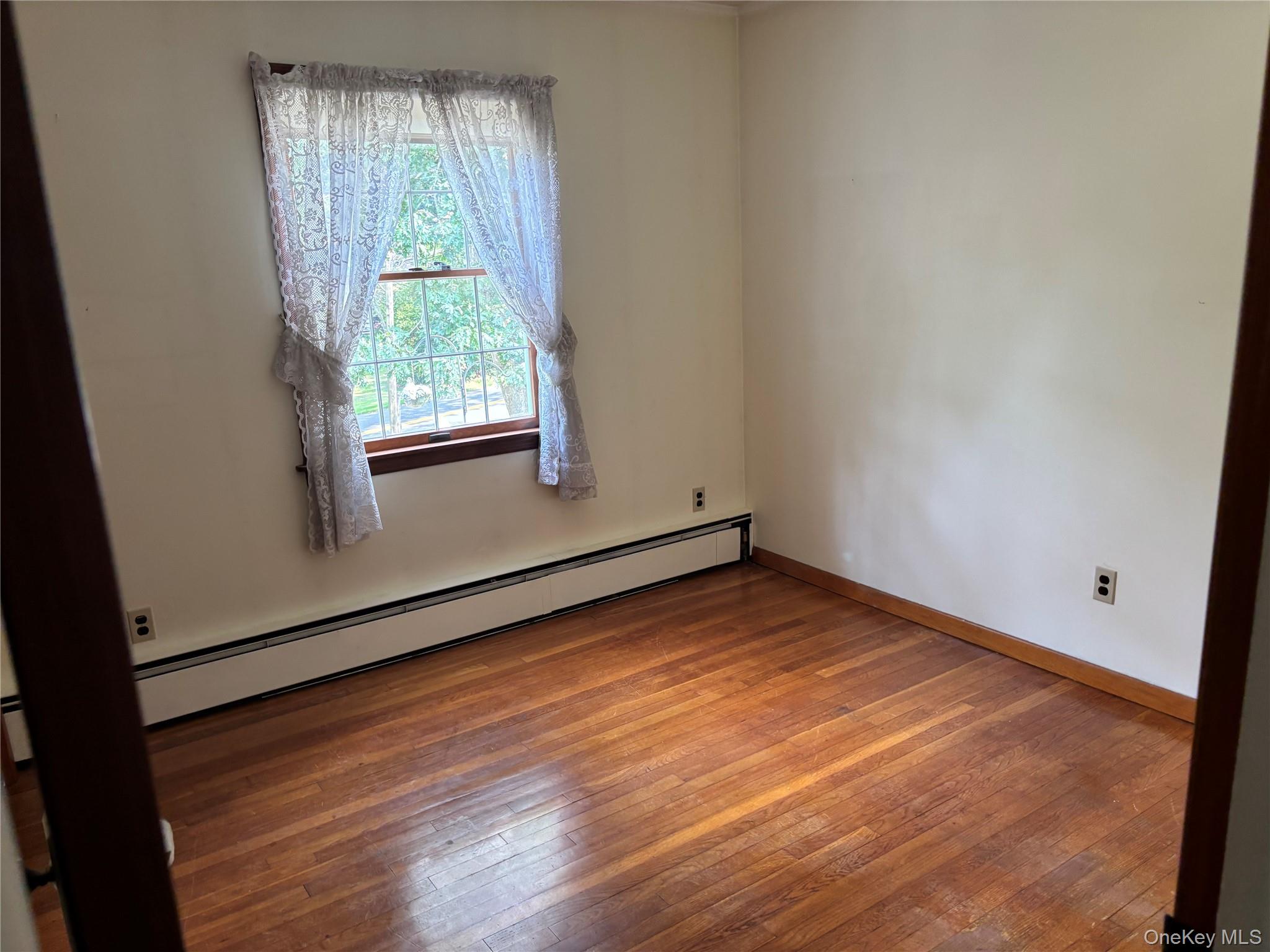 Wading River, New York, 11792, United States, 4 Bedrooms Bedrooms, ,2 BathroomsBathrooms,Residential,For Sale,1941078