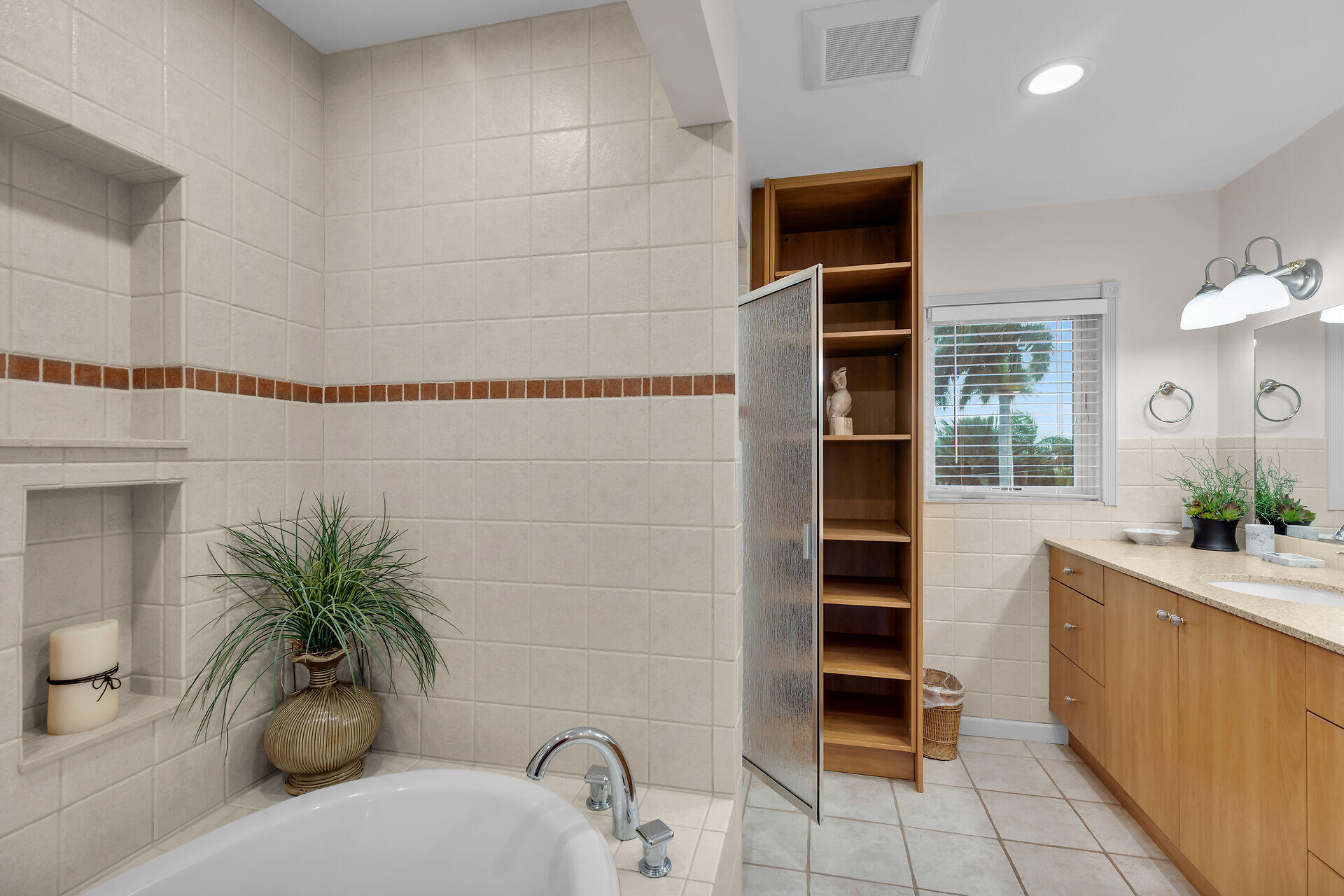 MARATHON, Florida, 33050, United States, 5 Bedrooms Bedrooms, ,3 BathroomsBathrooms,Residential,For Sale,1691478