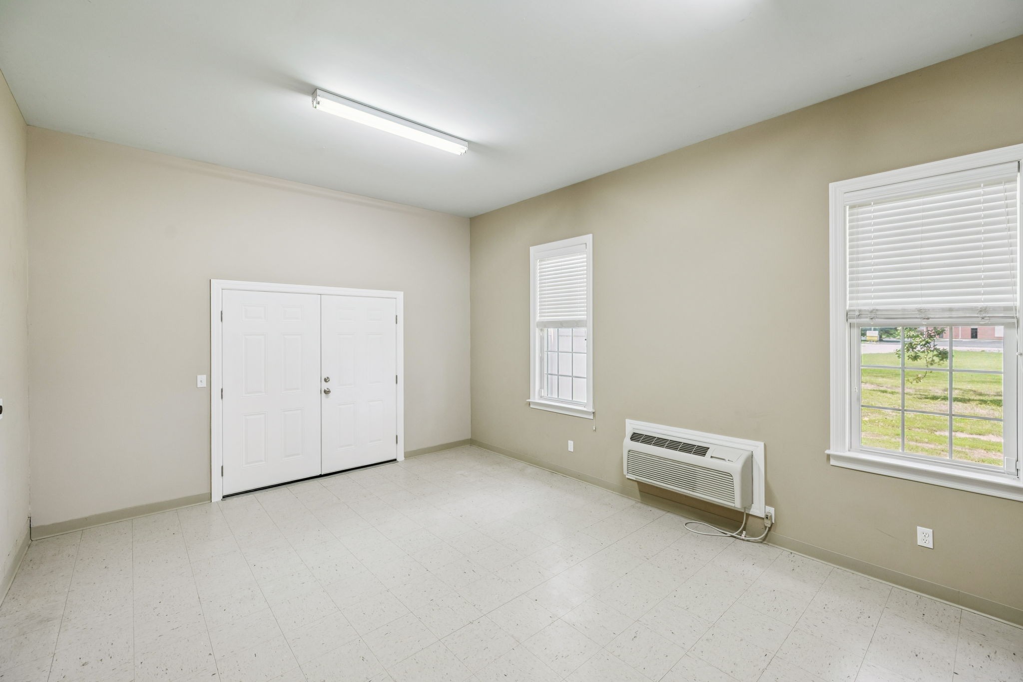 Manchester, Tennessee, 37355, United States, 4 Bedrooms Bedrooms, ,4 BathroomsBathrooms,Residential,For Sale,1937167