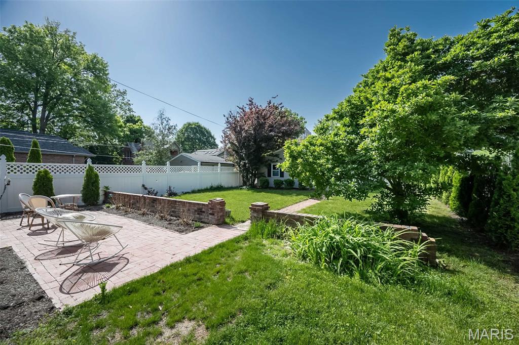 St Louis, Missouri, 63105, United States, 4 Bedrooms Bedrooms, ,4 BathroomsBathrooms,Residential,For Sale,1901233
