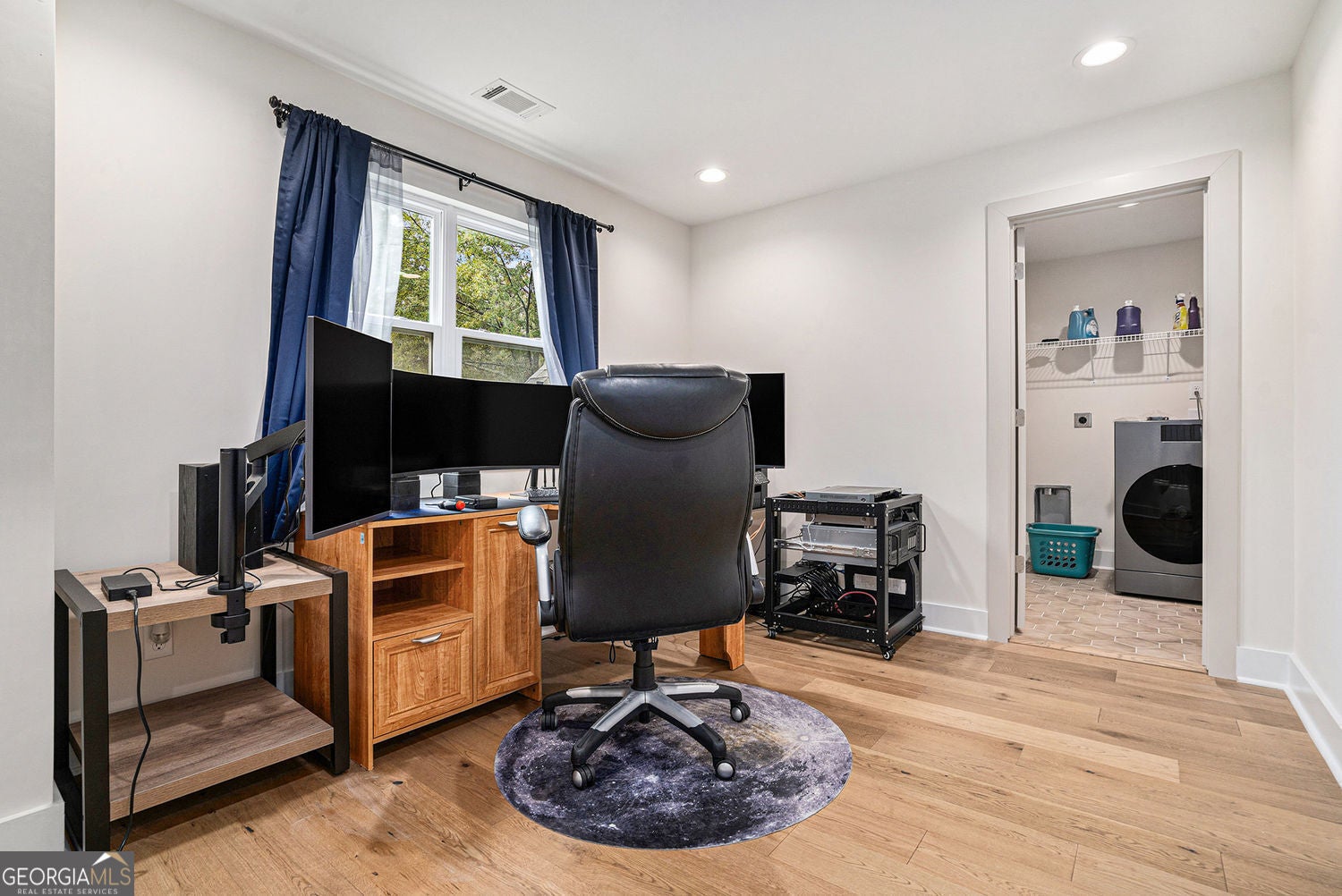 Marietta, Georgia, 30060, United States, 4 Bedrooms Bedrooms, ,4 BathroomsBathrooms,Residential,For Sale,1973518