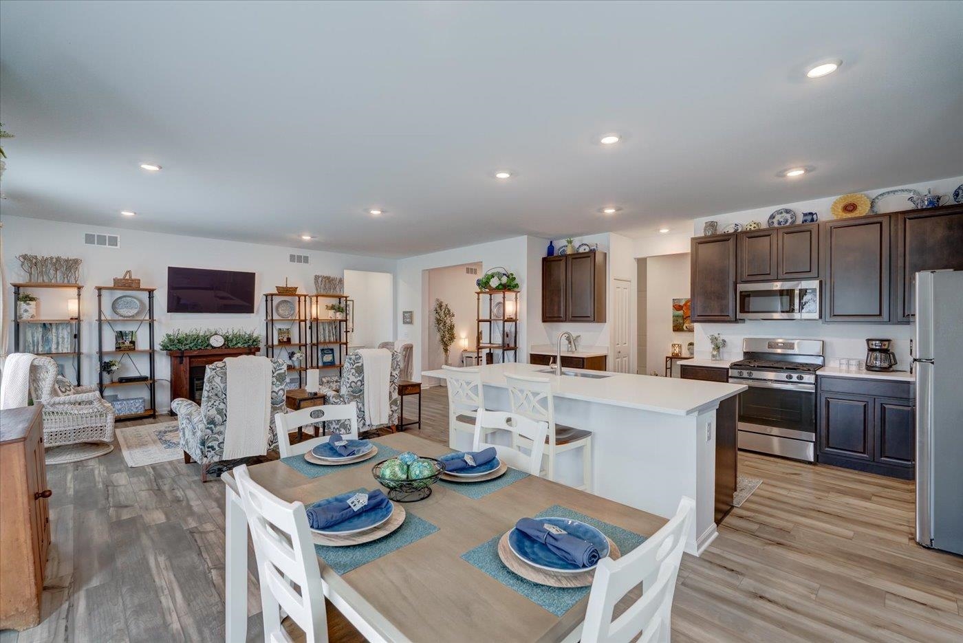 Windsor, Wisconsin, 53598, United States, 3 Bedrooms Bedrooms, ,2 BathroomsBathrooms,Residential,For Sale,1915836