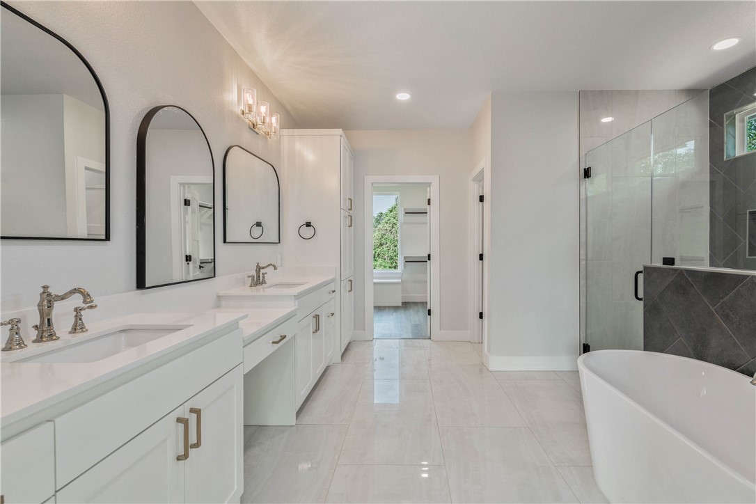 Franklin, Texas, 77856, United States, 4 Bedrooms Bedrooms, ,4 BathroomsBathrooms,Residential,For Sale,1880577