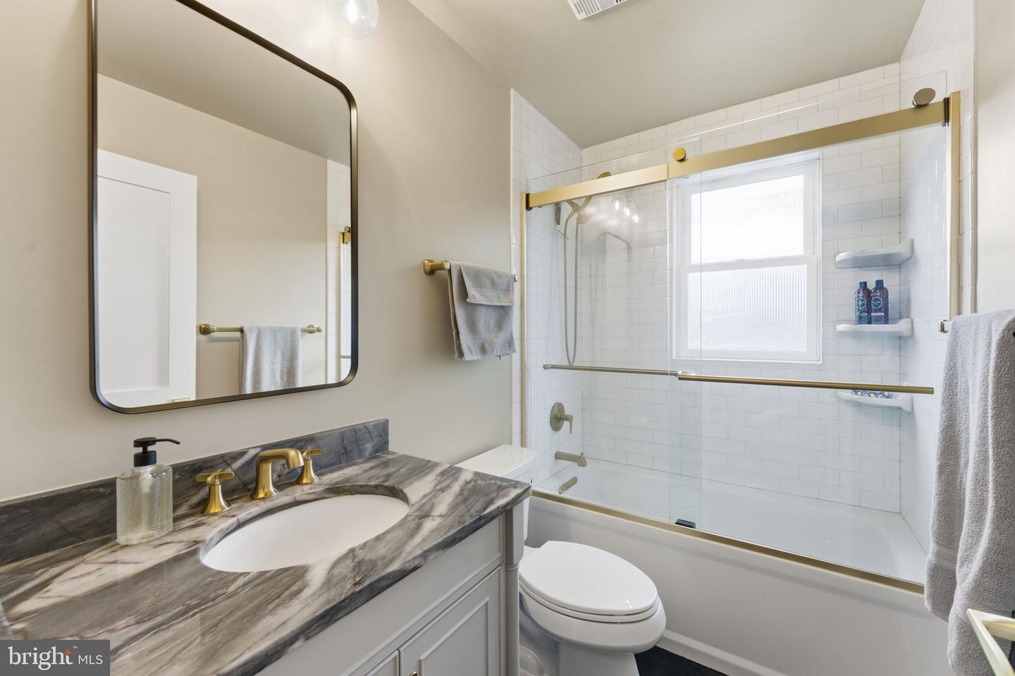 Kensington, Maryland, 20895, United States, 3 Bedrooms Bedrooms, ,2 BathroomsBathrooms,Residential,For Sale,1999038