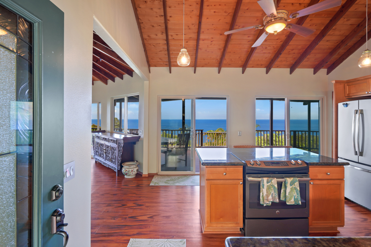 Captain Cook, Hawaii, 96704, United States, 2 Bedrooms Bedrooms, ,2 BathroomsBathrooms,Residential,For Sale,1941620
