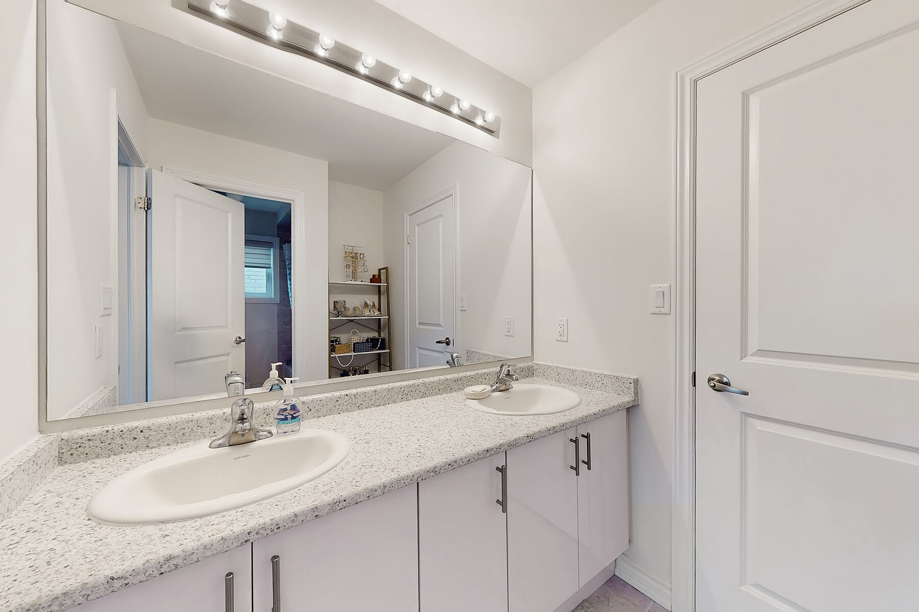  Luxury Alcona Living - 物件實景