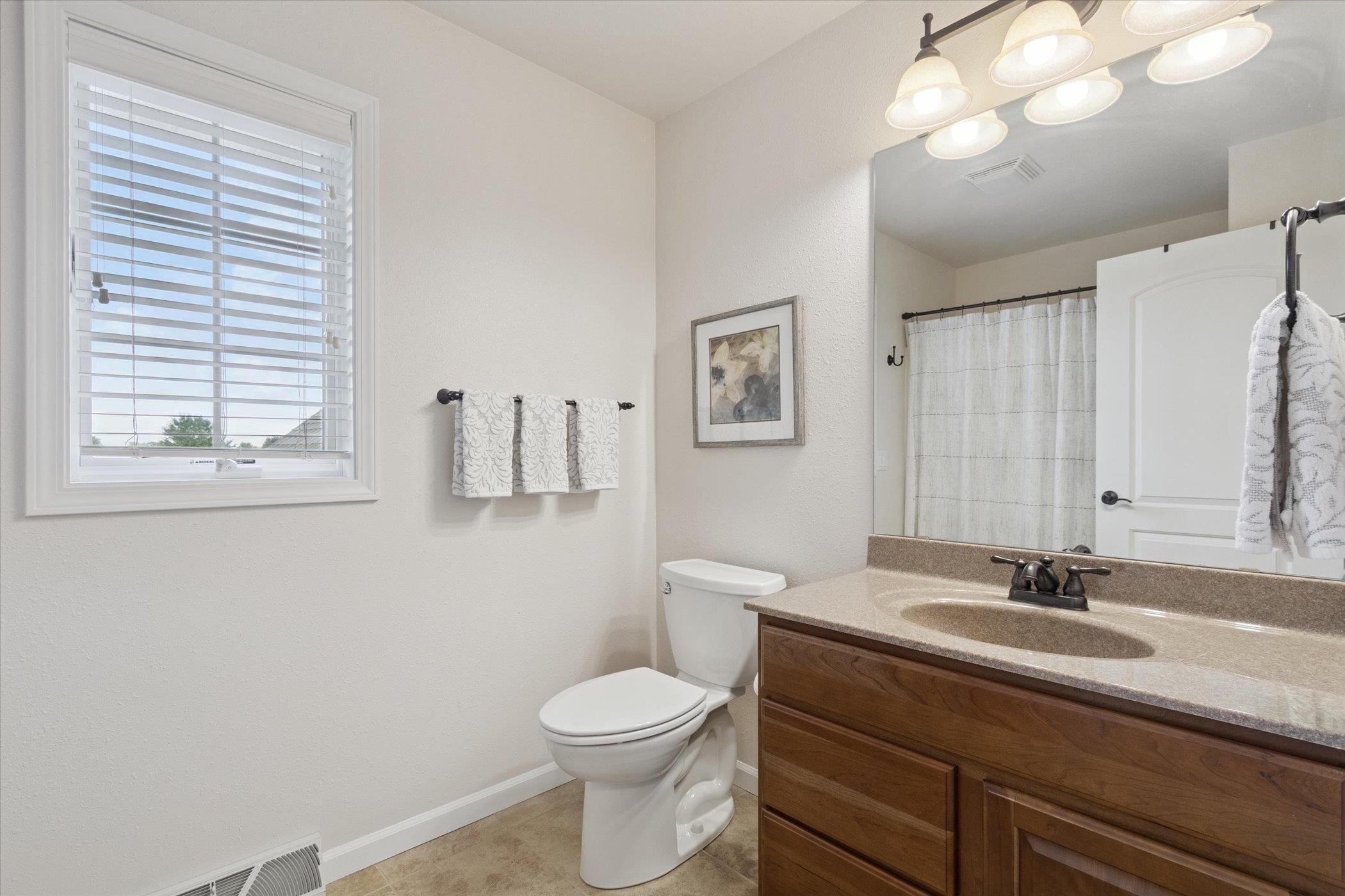 Janesville, Wisconsin, 53546, United States, 3 Bedrooms Bedrooms, ,4 BathroomsBathrooms,Residential,For Sale,1978617